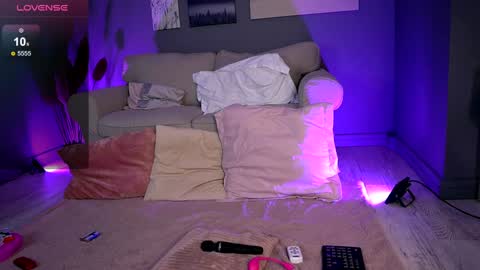 Snapshot of betsygonzale chatting on 02/05/25, 04:06 Betty online show from 02/05/25, 04:06