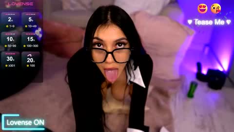 Snapshot of betsygonzale chatting on 02/23/25, 10:49 Betty online show from 02/23/25, 10:49