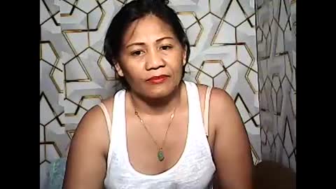 betty_83 online show from 04/15/26, 12:23