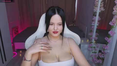 Snapshot of betty__davvis chatting on 10/13/25, 01:22 Betty online show from 10/13/25, 01:22