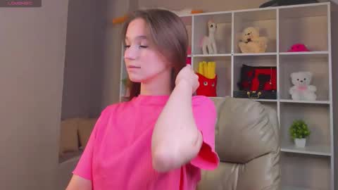 Snapshot of betty_nicolsson chatting on 09/29/25, 10:20 Eva online show from 09/29/25, 10:20