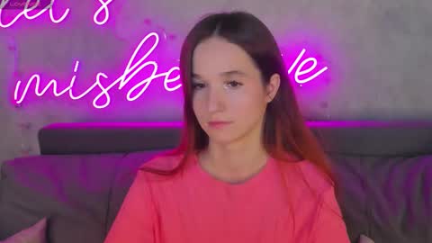 Snapshot of betty_nicolsson chatting on 11/11/25, 09:31 Eva online show from 11/11/25, 09:31