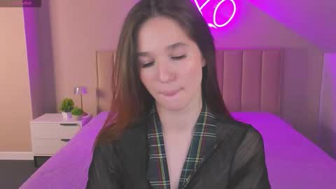 Snapshot of betty_nicolsson chatting on 11/14/25, 09:52 Eva online show from 11/14/25, 09:52