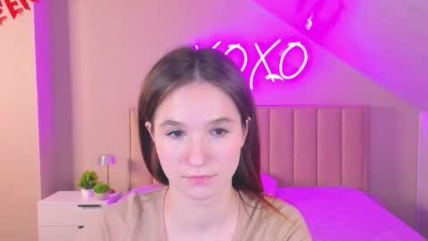 Snapshot of betty_nicolsson chatting on 11/14/25, 09:57 Eva online show from 11/14/25, 09:57