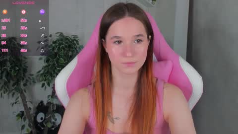 Snapshot of betty_nicolsson chatting on 11/21/25, 10:25 Eva online show from 11/21/25, 10:25