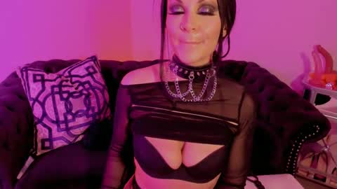 NatashaxoBangs online show from 02/14/25, 10:49