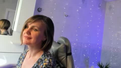 Snapshot of bettygibsonn chatting on 03/26/26, 08:09 Betty online show from 03/26/26, 08:09