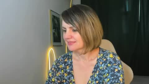 Snapshot of bettygibsonn chatting on 04/08/26, 08:14 Betty online show from 04/08/26, 08:14