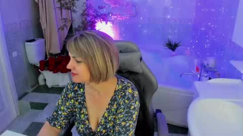 Snapshot of bettygibsonn chatting on 04/16/26, 08:15 Betty online show from 04/16/26, 08:15