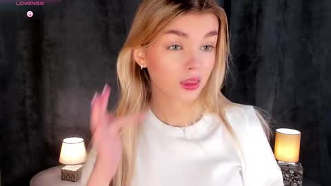 Maddie online show from 02/09/25, 03:23