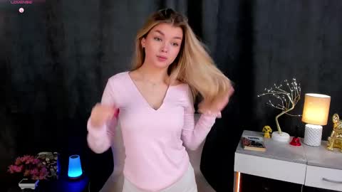 Maddie online show from 03/09/25, 04:11