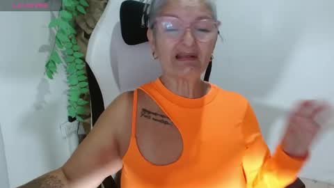 Snapshot of bety_cum3 chatting on 04/19/26, 12:48 bibiana online show from 04/19/26, 12:48