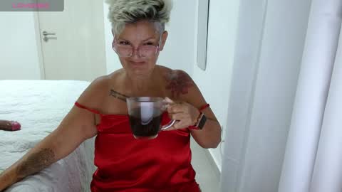 Snapshot of bety_cum3 chatting on 05/21/26, 07:37 bibiana online show from 05/21/26, 07:37