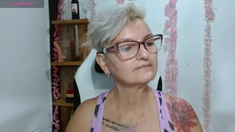 Snapshot of bety_cum3 chatting on 07/15/26, 10:31 bibiana online show from 07/15/26, 10:31
