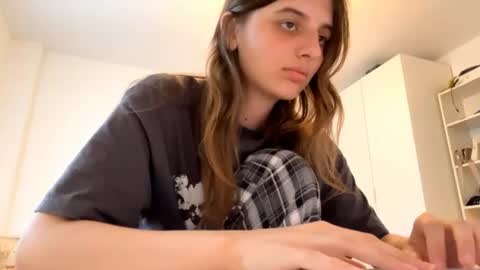 Snapshot of beulahweikert chatting on 06/24/26, 05:34 Lina online show from 06/24/26, 05:34