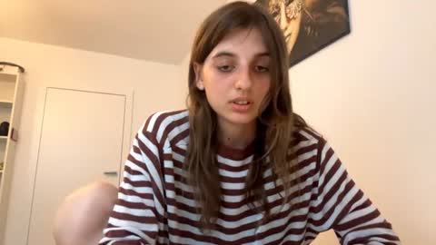 Snapshot of beulahweikert chatting on 07/02/26, 05:41 Lina online show from 07/02/26, 05:41