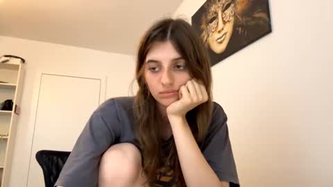 Snapshot of beulahweikert chatting on 07/09/26, 05:17 Lina online show from 07/09/26, 05:17