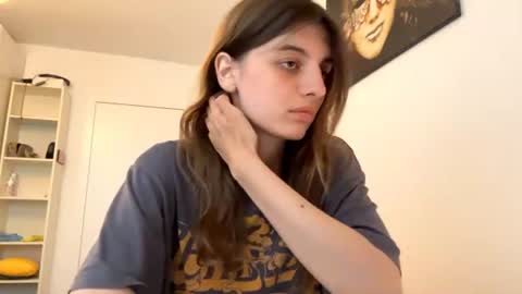 Snapshot of beulahweikert chatting on 07/12/26, 04:09 Lina online show from 07/12/26, 04:09