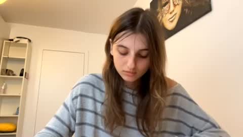 Snapshot of beulahweikert chatting on 07/13/26, 05:27 Lina online show from 07/13/26, 05:27