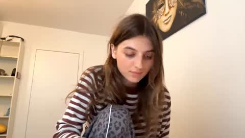 Snapshot of beulahweikert chatting on 07/15/26, 04:12 Lina online show from 07/15/26, 04:12