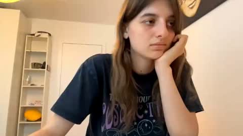 Snapshot of beulahweikert chatting on 07/18/26, 05:17 Lina online show from 07/18/26, 05:17