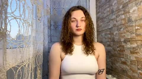 Snapshot of beverleebartus chatting on 04/10/26, 01:16 Sophie online show from 04/10/26, 01:16