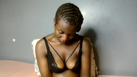 Snapshot of beverly_bay chatting on 07/17/26, 01:01 beverly online show from 07/17/26, 01:01