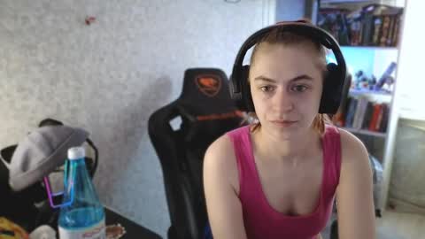beverly_yay online show from 04/28/26, 03:22