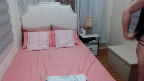 Snapshot of bevora13 chatting on 11/16/25, 05:02 Nixie online show from 11/16/25, 05:02