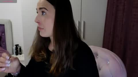   BeyonceDoll       Twitter DollBeyonce    online show from 03/10/26, 10:48