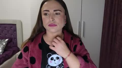   BeyonceDoll       Twitter DollBeyonce    online show from 03/22/26, 08:12