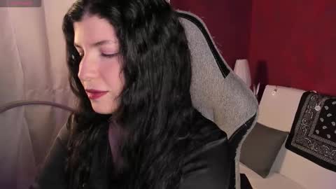 Snapshot of beyondsteel chatting on 11/29/25, 03:20 beyondsteel online show from 11/29/25, 03:20