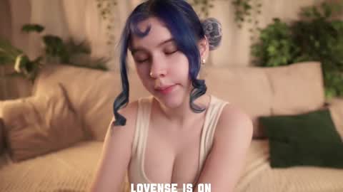 Eliz online show from 12/19/25, 01:45