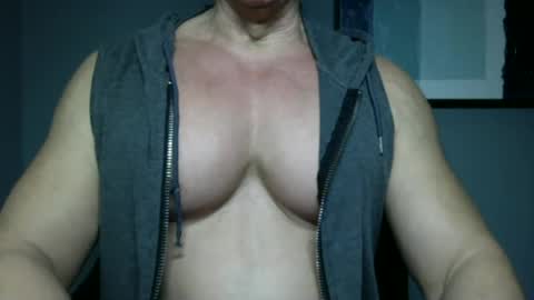 Snapshot of bgdkmuscleguy chatting on 01/27/25, 01:26 BGDKMUSCLEGUY - SELECTED BY CHATURBATE AS A TOP BROADCASTER FOR 2023 online show from 01/27/25, 01:26