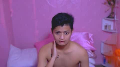 Snapshot of bhillrhey121103 chatting on 10/24/25, 01:03 bhillrhey121103 online show from 10/24/25, 01:03