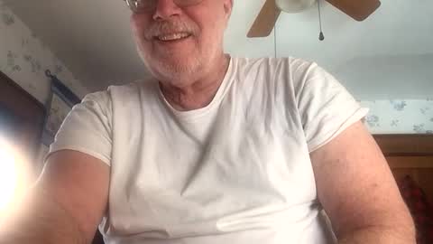 bhsurfer3 online show from 02/14/25, 02:02