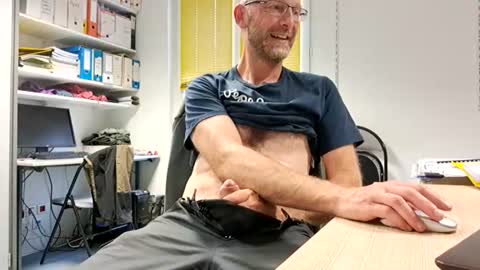 My name is David and if you like public exhibitions you wont be disappointed with me LoL - My favorite vibes is 44  online show from 06/15/26, 04:42