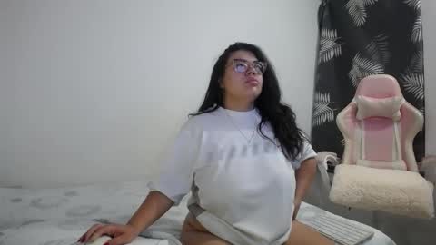 Bianca Tuesday to Sunday from 2am to 6am UTC-5 online show from 10/01/25, 09:15