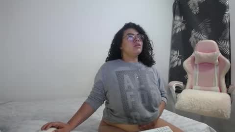 Bianca Tuesday to Sunday from 2am to 6am UTC-5 online show from 10/21/25, 09:32