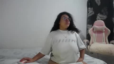 Bianca Tuesday to Sunday from 2am to 6am UTC-5 online show from 11/19/25, 10:15