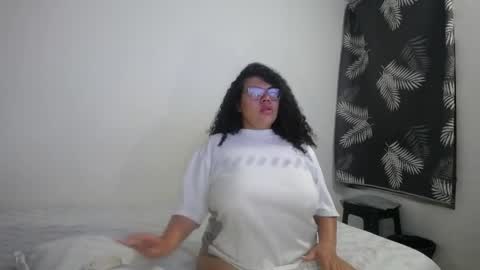 Bianca Tuesday to Sunday from 2am to 6am UTC-5 online show from 04/08/26, 09:20