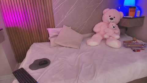 Snapshot of biancaa__18 chatting on 05/23/26, 07:40 biancaa__18 online show from 05/23/26, 07:40