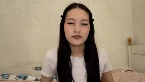 Snapshot of biancahuret chatting on 04/15/26, 04:47 Aya online show from 04/15/26, 04:47