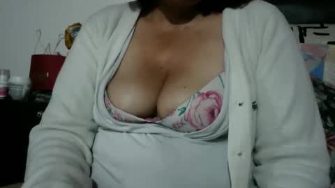 biancasteel online show from 10/18/25, 12:02