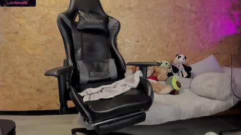 Biancastrong.. IGThebiancastrong online show from 02/16/25, 09:15