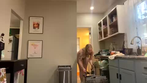 Ellie  online show from 10/11/25, 08:51