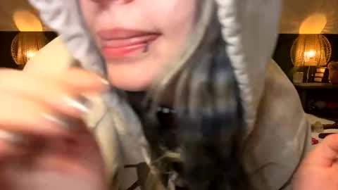 Ellie  online show from 04/10/26, 04:28