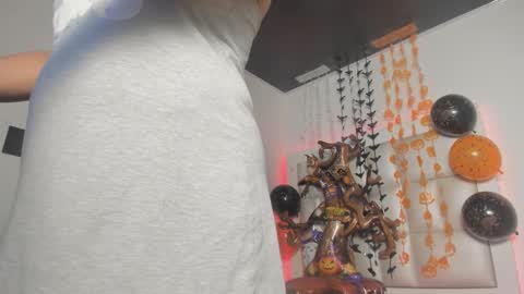 bibiana_js_ online show from 10/15/25, 11:54