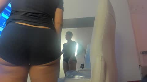 bibiana_js_ online show from 10/22/25, 11:54