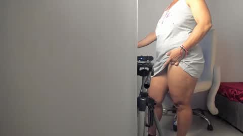 bibiana_js_ online show from 10/23/25, 11:53